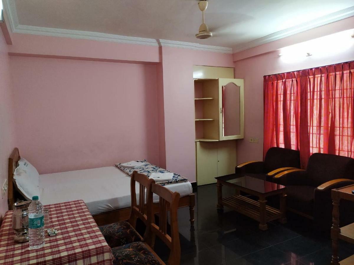 Manjalikulam Tourist Home Thiruvananthapuram Екстериор снимка